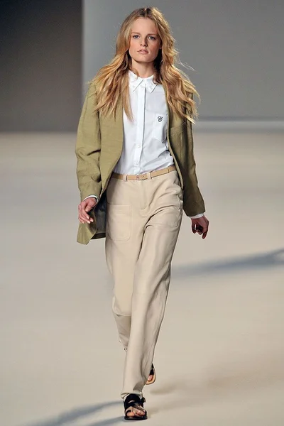 Look 12